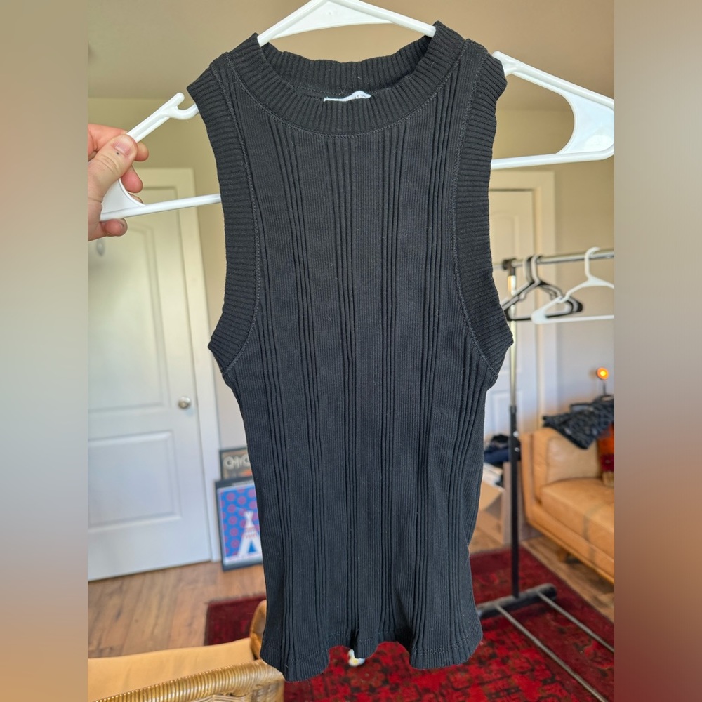 Zara women’s stretchy crop tank. Size small.